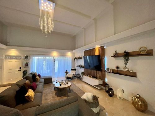 3530 46th Ave, Hollywood FL  33021-2408 exterior