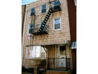212 Devoe St, Brooklyn, NY 11211-3803