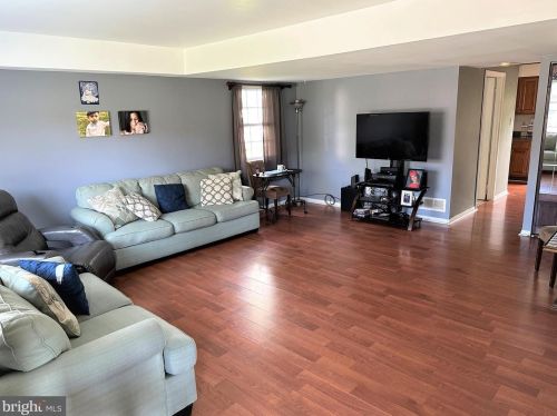 448 Bianca Cir, Downingtown, PA 19335-2203