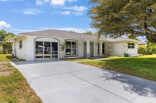 4348 19th Pl, Naples, FL 34116-6404