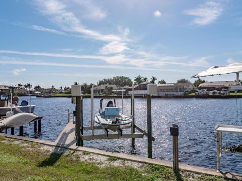 140 Eveningstar Cay, Naples FL  34114-9611 exterior