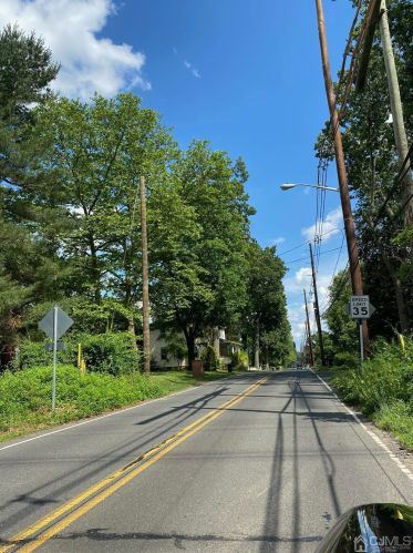 144 Church Ln, East Brunswick, NJ 08816-2405