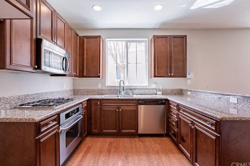 30505 Canyon Hills Rd, Lake Elsinore, CA 92532-7518