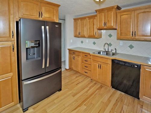 1449 Abers Creek Rd, Pittsburgh, PA 15239-2303