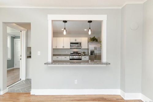 18 Leyden St, Putnam CT  06260-1718 exterior