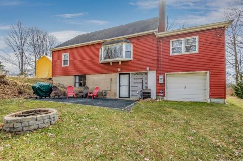 11 Peter Parley Row, Kensington CT  06037-3123 exterior