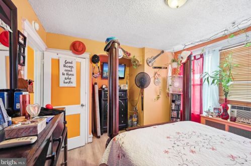 3948 Dungan St, Philadelphia PA 19124-5506 exterior