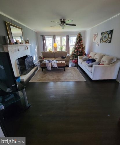 2805 Waterford Dr, Riverton NJ  08077-4424 exterior