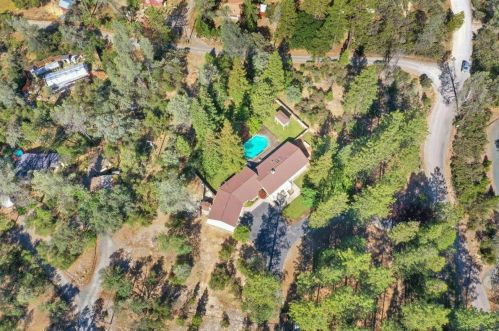 13267 Squirrel Creek Rd, Grass Valley CA 95945-4551 exterior