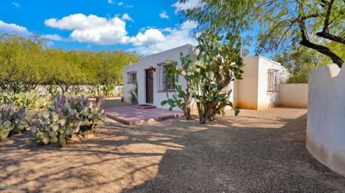 5328 Fort Lowell Rd, Tucson, AZ 85712-1313