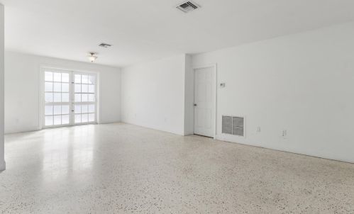 502 Congress Ave, West Palm Beach FL  33401-2904 exterior