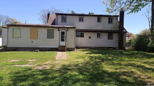 926 Sterling Pl, Babylon NY  11704-1616 exterior