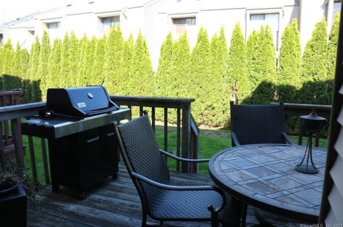168 Belltown Rd, Stamford CT  06905-3331 exterior
