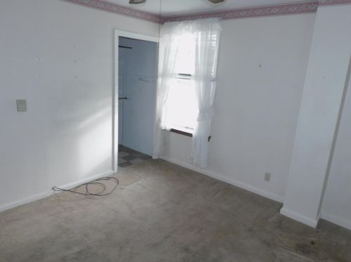 900 Enright Ave, Cincinnati OH 45205-1703 exterior