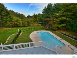 11 Cavalry Rd, Weston, CT 06883-2912