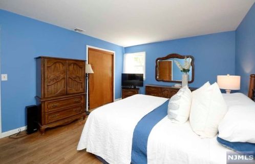 1 Ferris Ct, Ho Ho Kus NJ  07423-1017 exterior