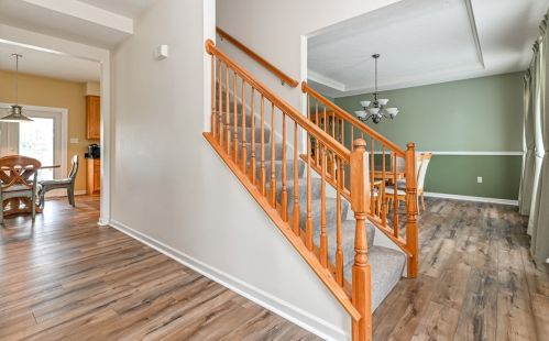 421 Jenny Dr, Gibsonia, PA 15044-9359