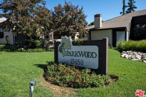 15050 Sherman Way, Van Nuys CA  91405-2127 exterior