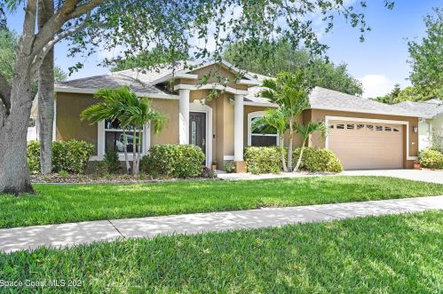 313 Summers Creek Dr, Merritt Island, FL 32952-2690