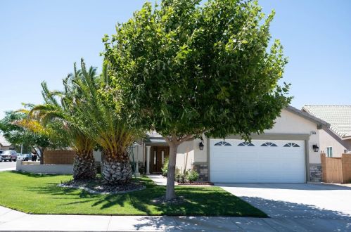 13668 Menlo Way, Victorville, CA 92392-8382