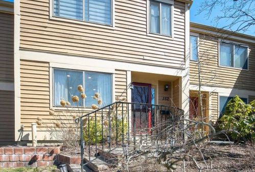 152 Brush Hollow Cres, Rye Brook NY  10573-1624 exterior