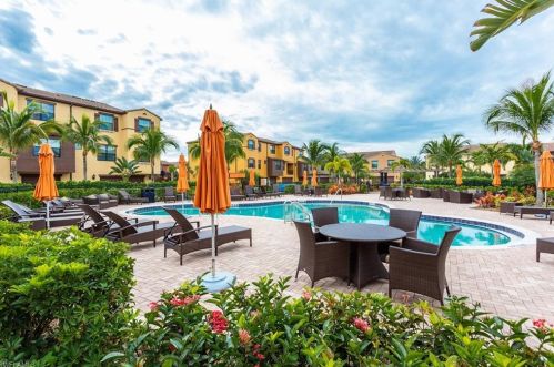 9082 Capistrano St, Naples FL  34113-3401 exterior