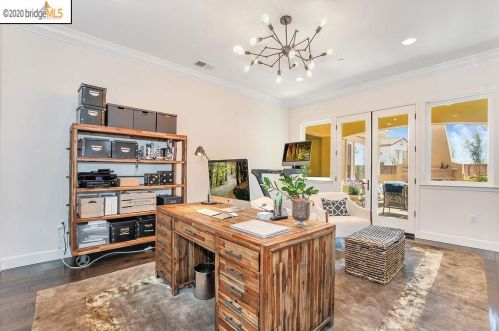 13445 Campus Dr, Oakland CA  94619-3711 exterior