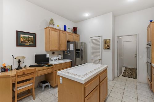 122 Kavenish Dr, Rancho Mirage CA  92270-3244 exterior