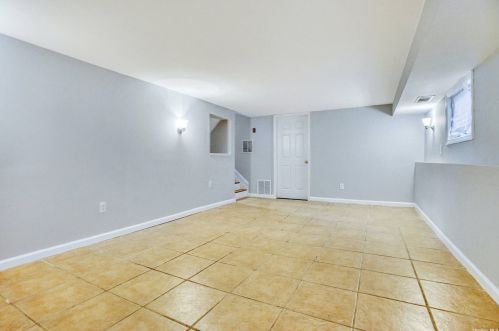 48 Thorney Ave, Huntington Station NY  11746-3253 exterior