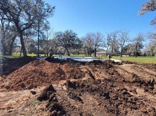2300 Shalmar Dr, West Columbia, TX 77486-9675