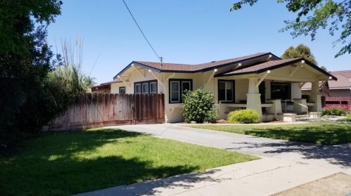 906 West St, Hollister, CA 95023-4621
