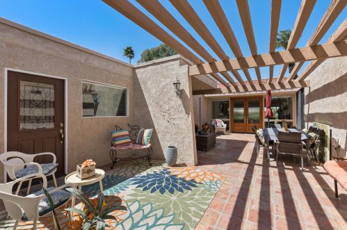 43211 Lacovia Dr, Indio CA  92203-8016 exterior