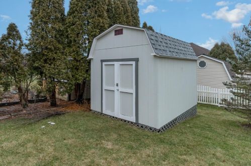 9613 Tyler St, Crown Point IN 46307-2489 exterior