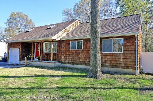405 Conifer Dr, Lacey NJ  08731-1925 exterior