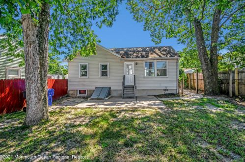 462 Vine St, Bricktown NJ  08723-6243 exterior