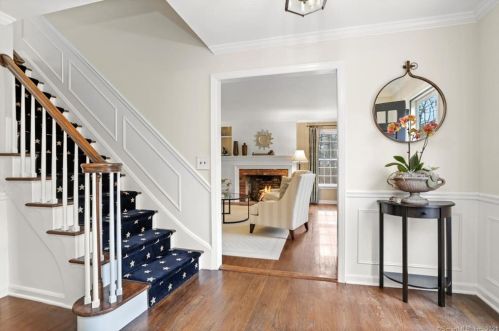 256 White Oak Shade Rd, New Canaan, CT 06840-6834