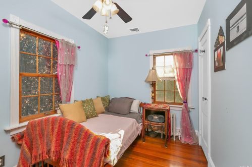 15 16th St, New Hyde Park NY  11040-4914 exterior