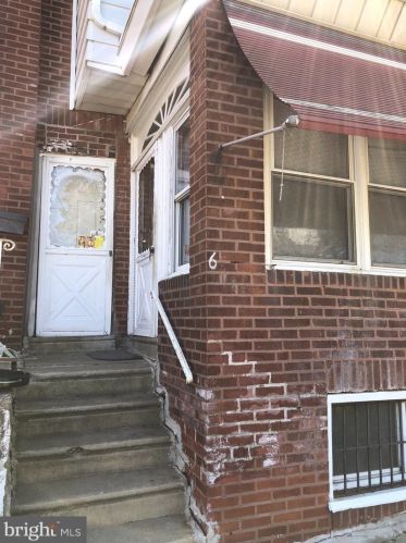 6825 Ditman St, Philadelphia, PA 19135-2203