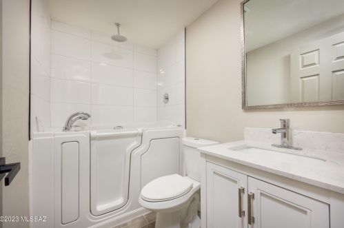 2520 Calle Cordova, Tucson AZ  85710-5732 exterior