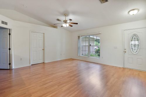 382 Cr 487a, Lake Panasoffkee, FL 33538-5846