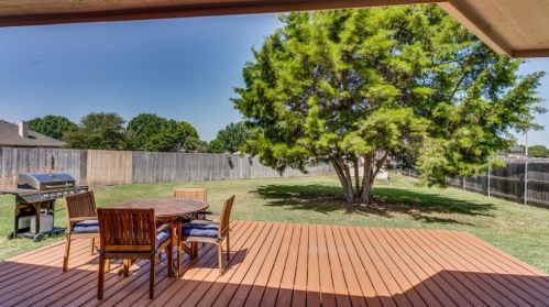 549 Valarie Ln, Midlothian, TX 76065-6195