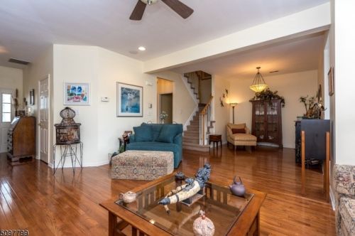 30 Surrey Ln, Flemington NJ  08822-1588 exterior