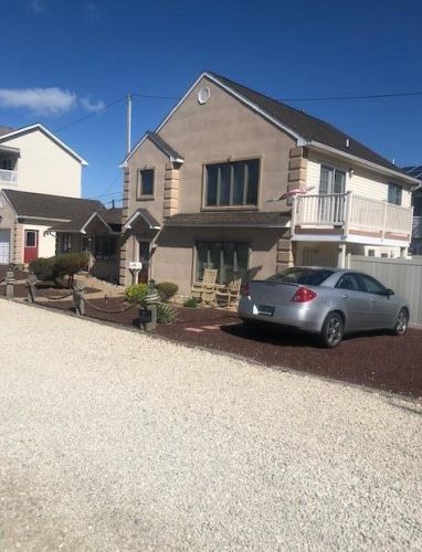2 Holiday Rd, Pelican Island, NJ 08751-1726