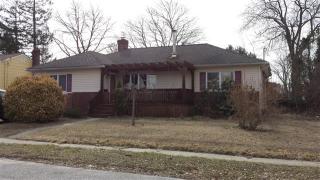 145 Pine St, North Lindenhurst, NY 11757-4748