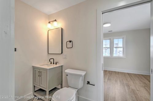 1217 Niihau Dr, Lacey NJ  08731-4702 exterior