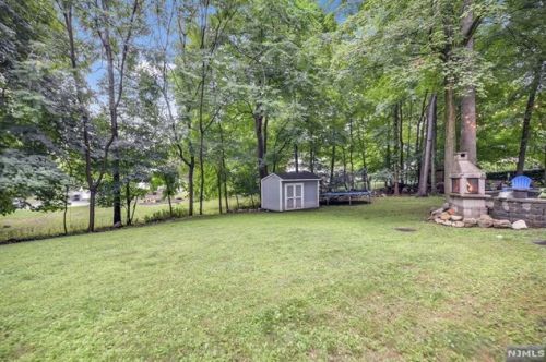 11 Cherokee Trl, Oakland NJ  07436-3011 exterior