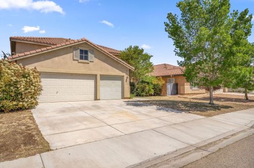 15071 Quicksilver Dr, Victorville, CA 92394-0539