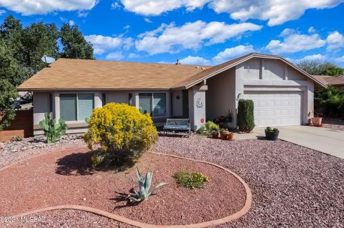 4812 Daphne Ln, Tucson, AZ 85742-4122