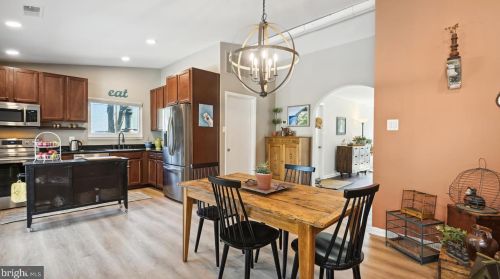 1512 Sadlers Wells Dr, Herndon VA  20170-2838 exterior