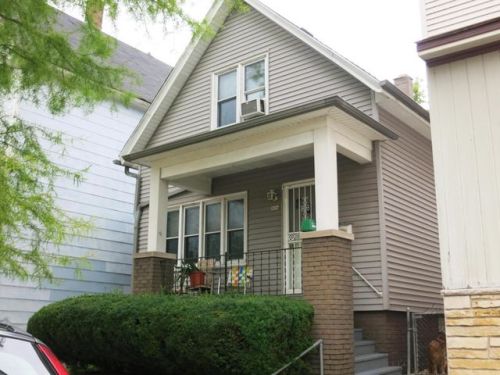 804 Clarke St, Milwaukee WI  53206-3149 exterior